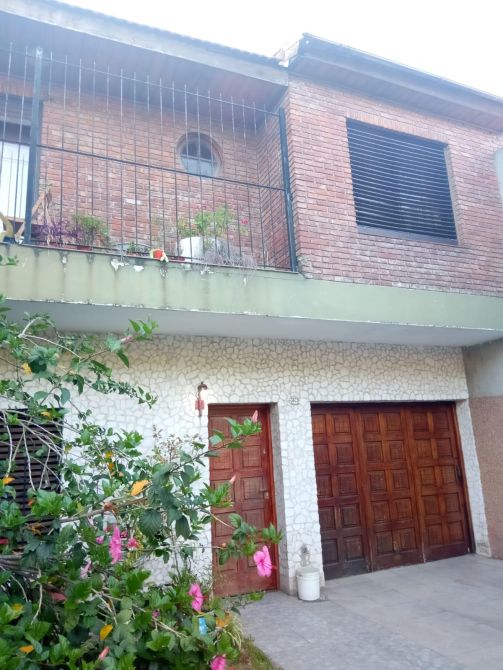 Casa 4 Ambientes Con Garage Pasante Lanús Oeste Calzetta Propiedades