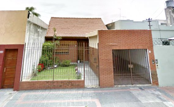 EXCELENTE CASA EN PLANTA BAJA CON JARDIN COCHERA DOBLE, 2 DORMIT. FONDO  LIBRE Y DEPTO A TERMINAR FON | BuscadorProp