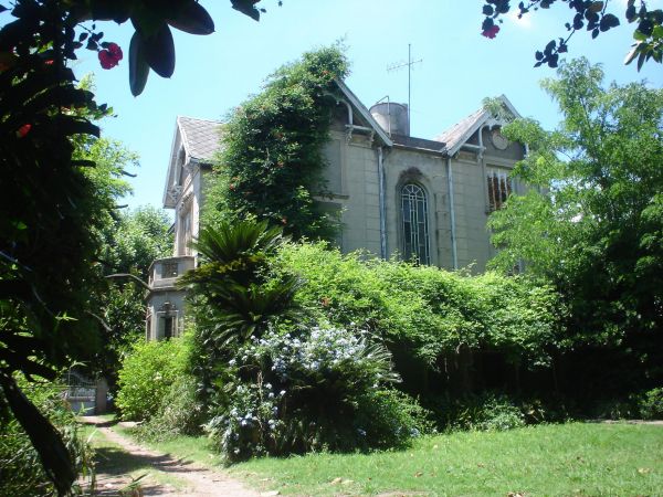 Casona Sobre Lote De 17.32 X 50 Mts. - Vecchi Propiedades