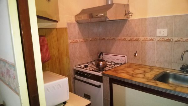 1 Amb. Con Cochera Cubierta 4º Piso Al Frente Con Balcon/ Bajo De