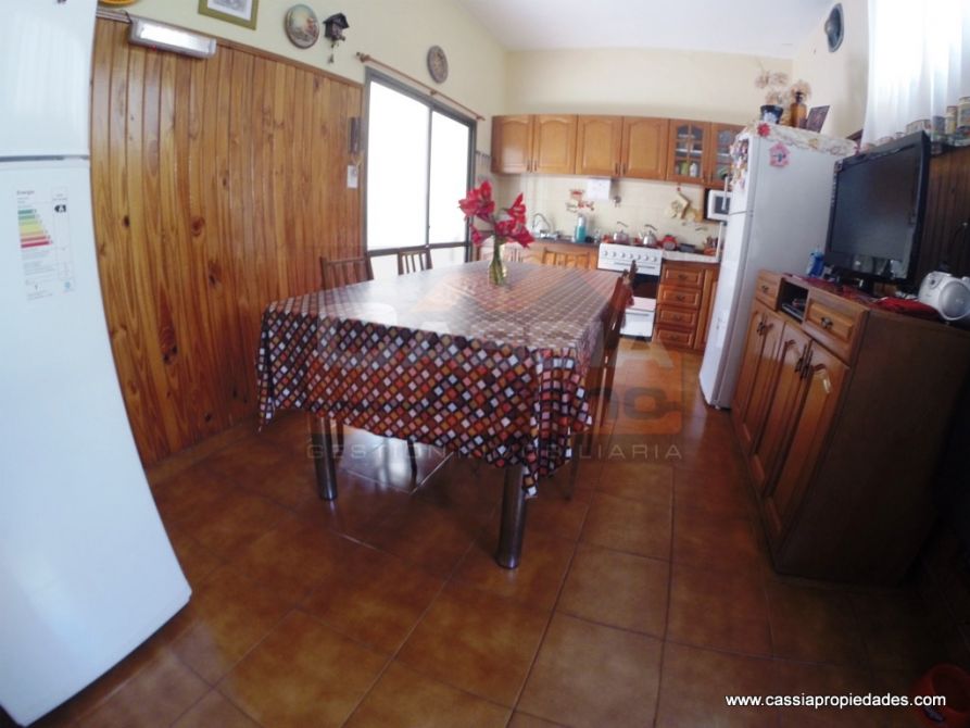 Casa Tipo Chalet, 3 Dormit, Amplio Jardin Al Fte, Garage Vs. Vehiculos