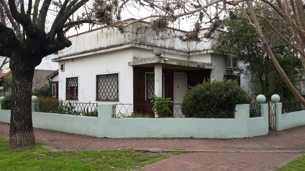 Casa Americana Con Buena Ubicación- Apta Crédito - Otero Propiedades