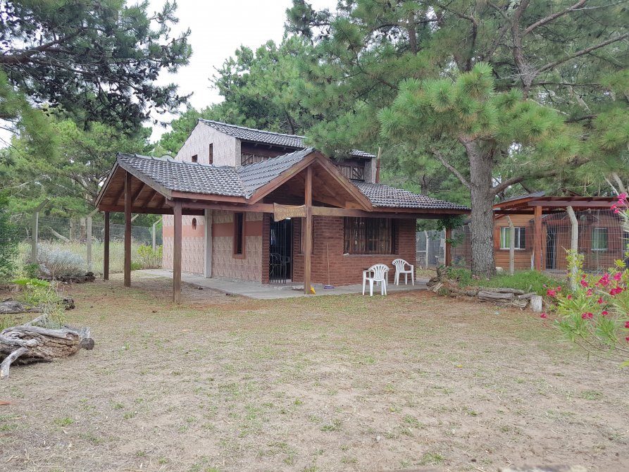 Bonita Casa 3 Amb. Sobre Lote Arbolado De 500M2 - Landeras Servicio