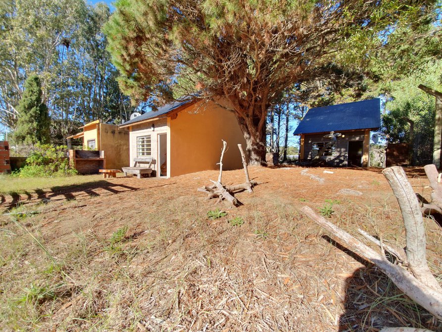 Dos Casas 3 Amb. Sobre Lote Arbolado De 500 M2 - Landeras Servicio