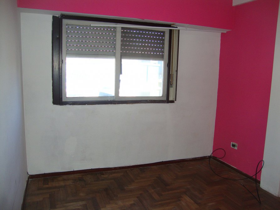 Depto 2 Amb. A Metros De H. Yrigóyen!!! - Dascolias Propiedades