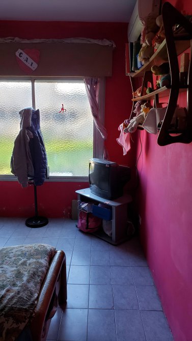 Casa Interna Con Fondo Libre Y Espacio Vehicular. - Di Paola Inmobiliaria