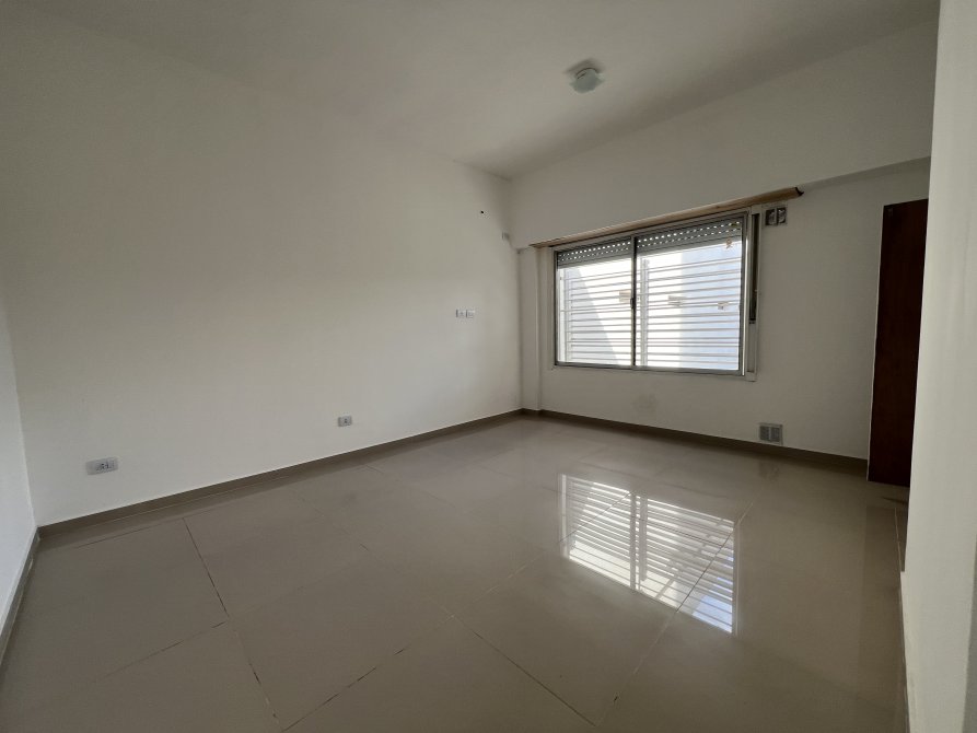Alquiler, PH 2 Amb y Medio, Reciclado, Planta Alta, con Terraza, Sin Expensas