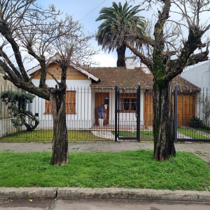 CASA EN ALQUILER EN LONGCHAMPS