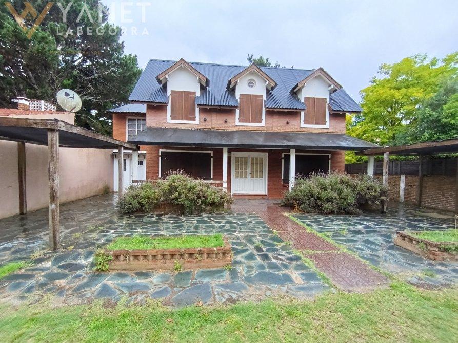 Chalet + Dúplex en Mar del Tuyú – más de 6 Ambientes - Excelente Zona – Ideal Inversor