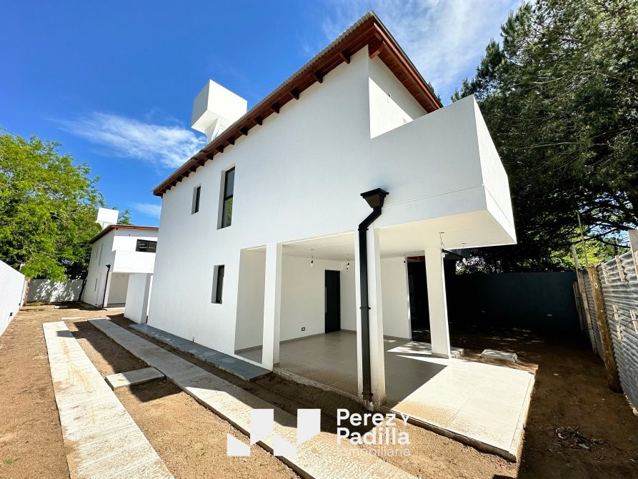 Casa 4 amb. con patio y terraza en PH - A ESTRENAR - seis cuadras del mar