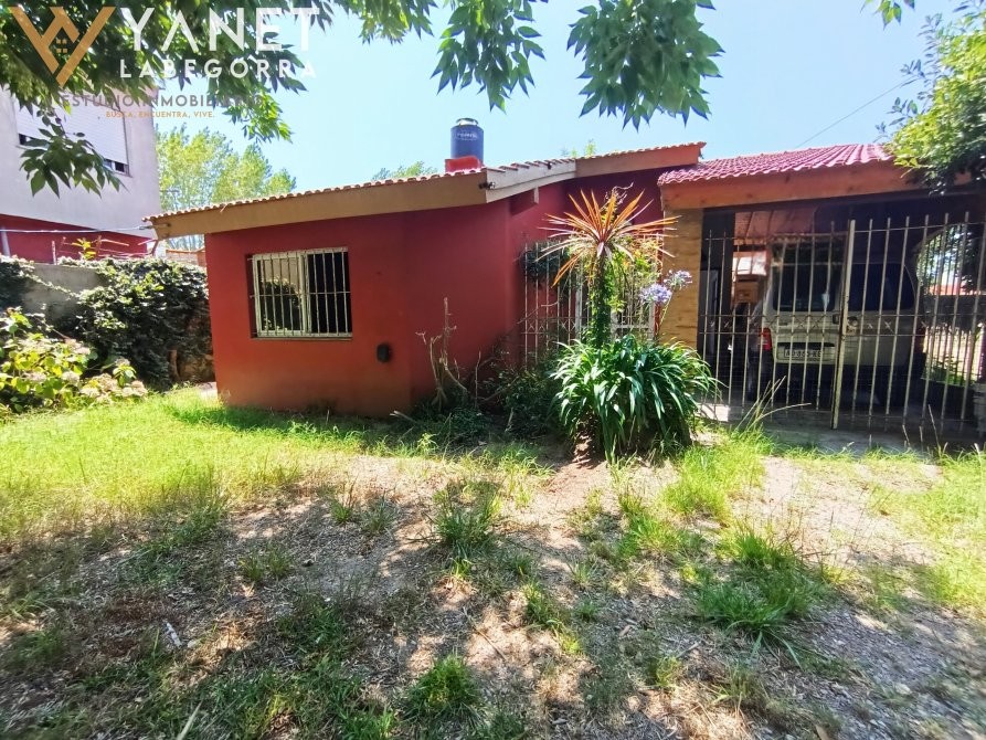 Casa en Santa Teresita – Sobre Lote Arbolado – 3 Ambientes