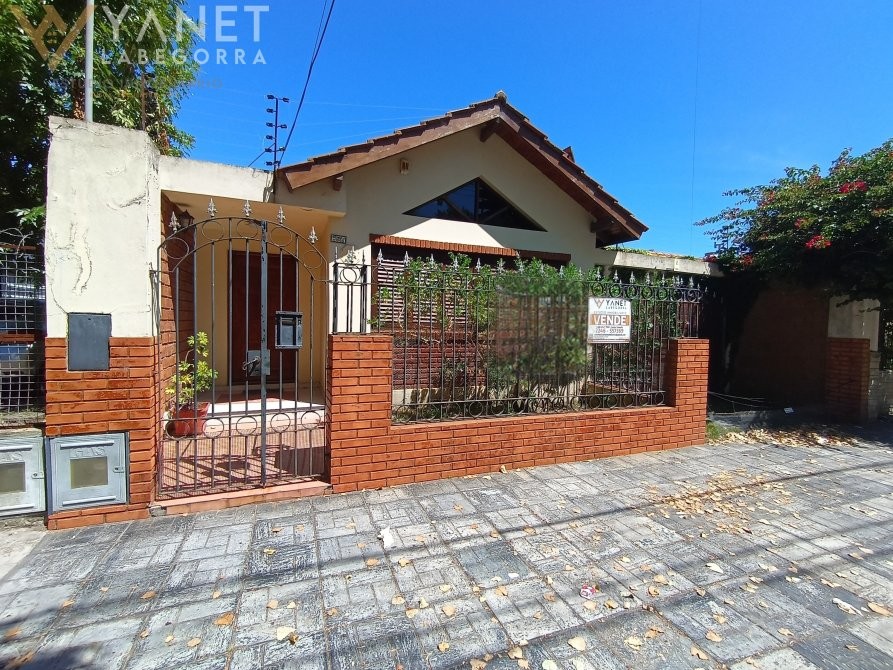 Casa en Venta Santa Teresita 4 Ambientes  Lote 10 x 40 Zona Centro