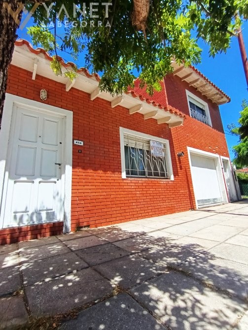Casa en Venta Santa Teresita al Frente Independiente Zona Centro
