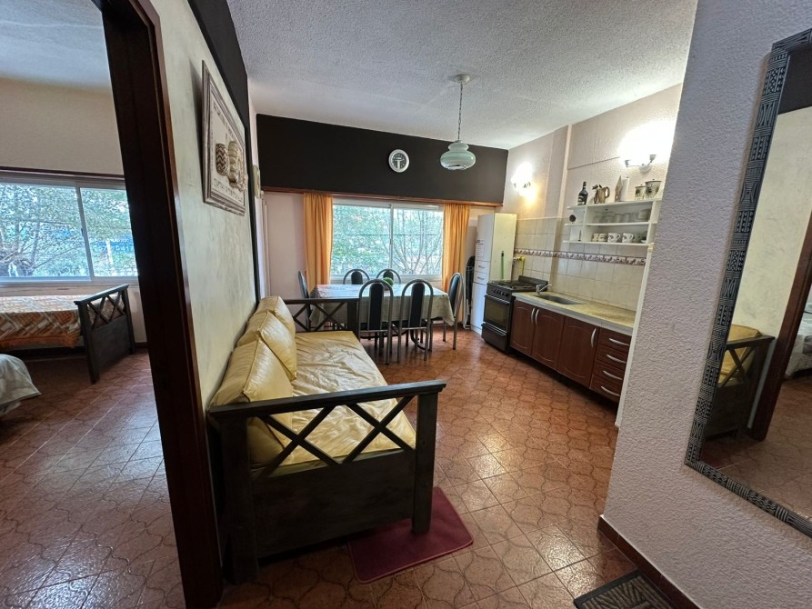 VENTA DE DEPARTAMENTO EN EL CENTRO DE MAR DE AJO