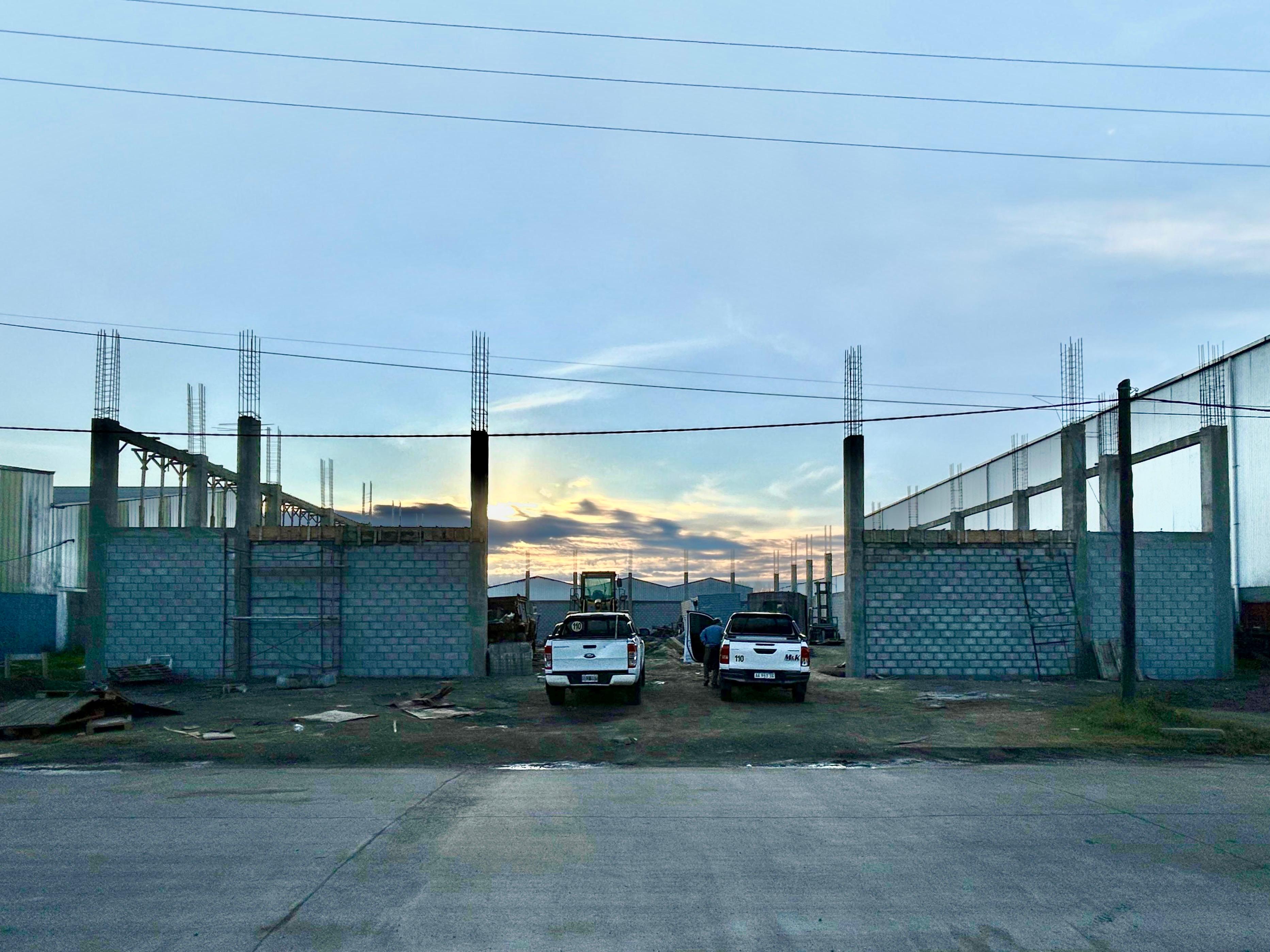 PARQUE INDUSTRIAL TECNOLOGICO DE QUILMES - 2.500 M2 TOTALES EN ALQUILER