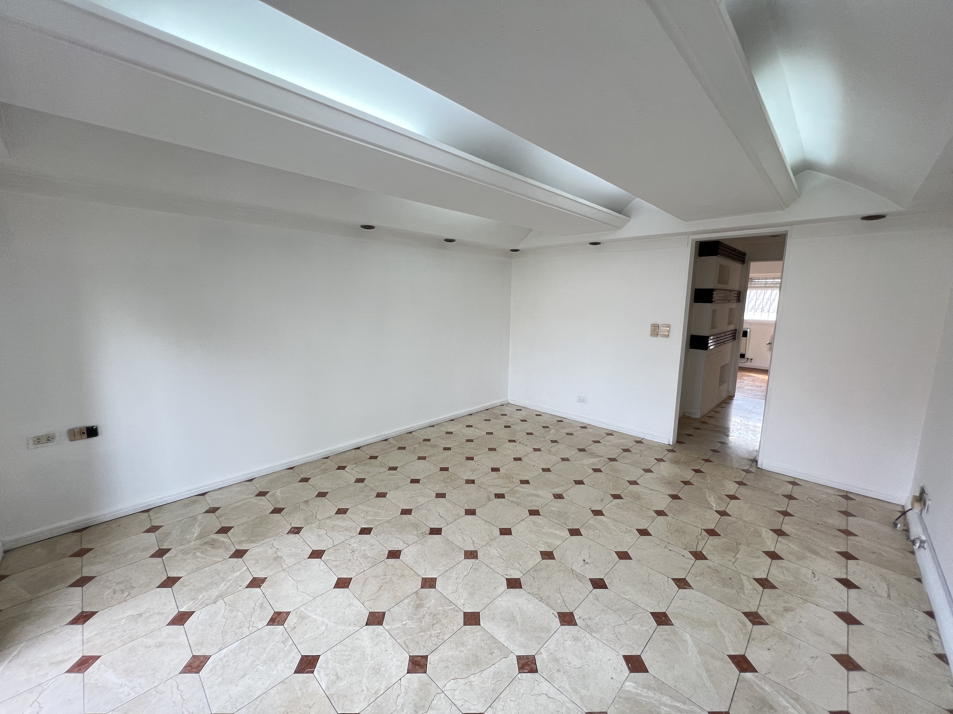 Alquiler, Tipo PH, 1º Piso, 3 Amb; Coch, Patio, Lav, Parrilla