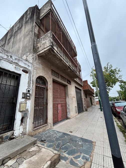 Oportunidad venta de casa más deposito