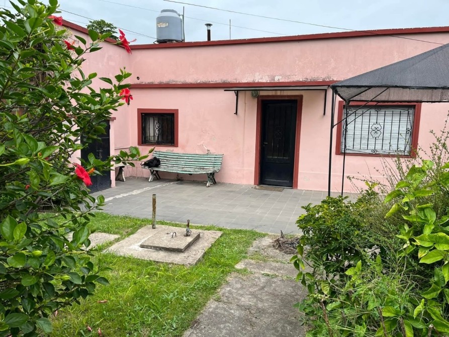 Venta de casa en Berazategui 144 entre 23 y 24