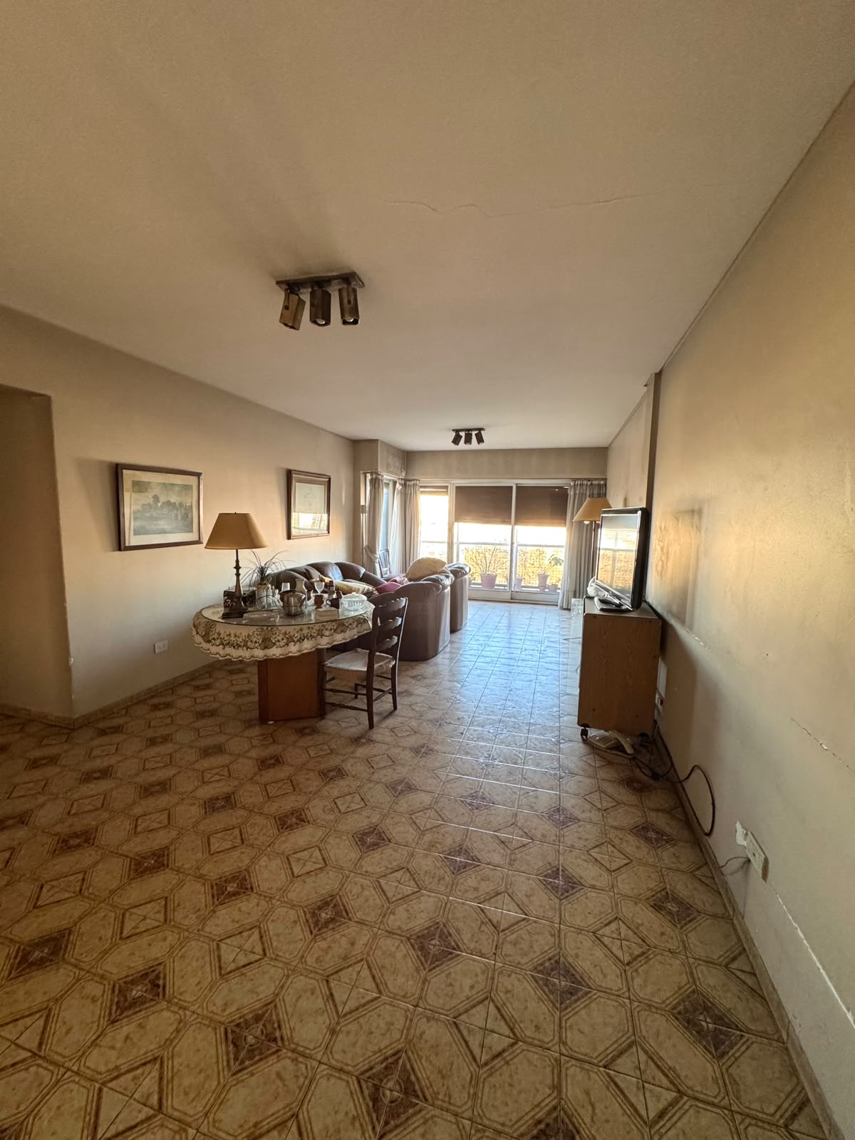 HERMOSO DEPARTAMENTO CON 3 DORMITORIOS Y COCHERA!