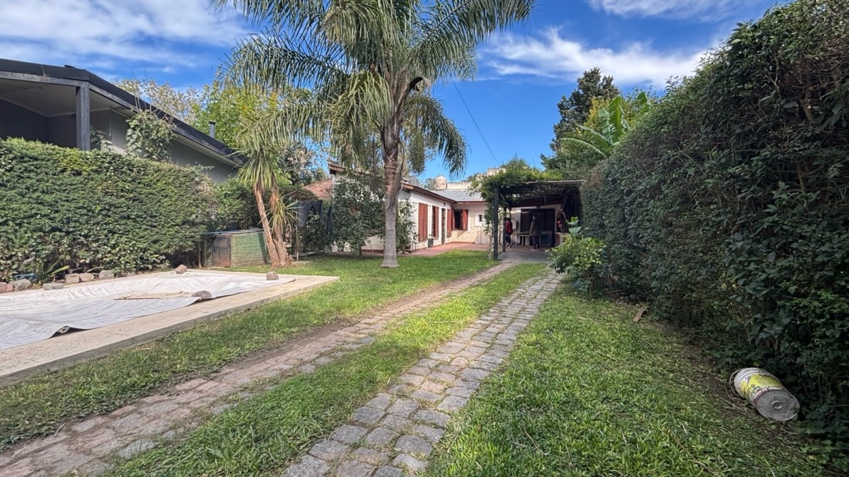 VENTA CASA BARRIO LOS ALAMOS 2 DORM 1 BAÑO PISCINA