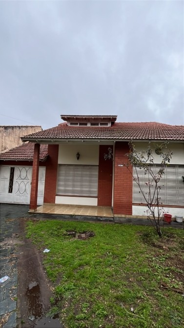 HERMOSO CHALET CON PATIO EN EXCELENTE UBICACION!!!