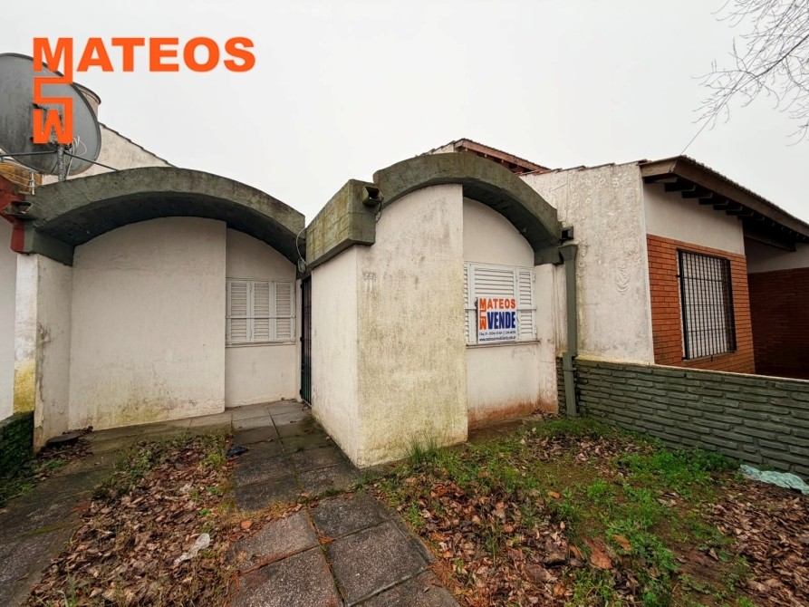 VENTA MAR DEL TUYÚ CASA SEMI INDEPENDIENTE AL FRENTE A 200MTS DEL MAR