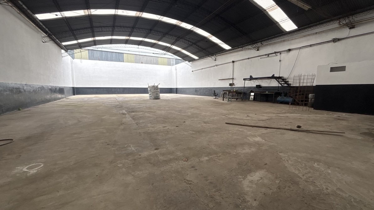 ALQUILER GALPÓN 580m2 LLAVALLOL