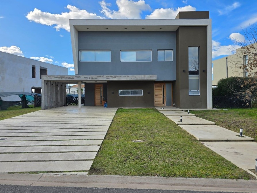 Casa 4 ambientes en Terralagos