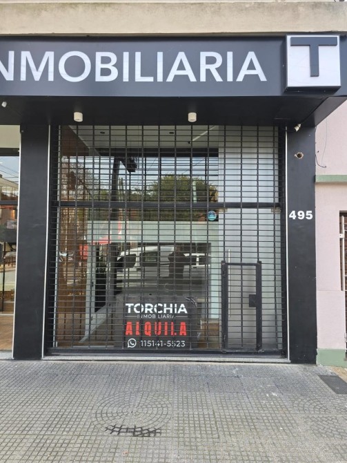 Local doble altura en Lomas de Zamora