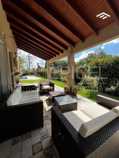 Casa en alquiler anual - 3 dorm + piscina  - Los Naranjos