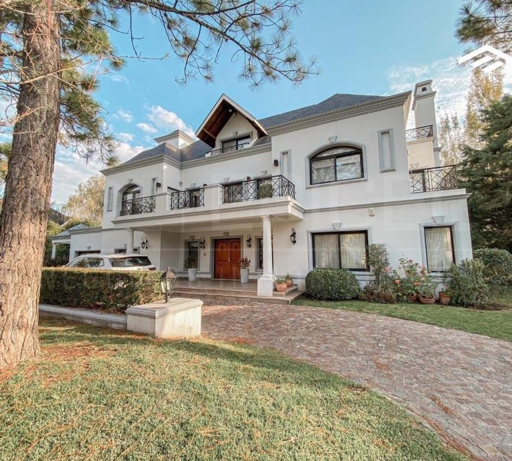 Casa doble lote - St.Thomas Sur (toma dpto en parte de pago)