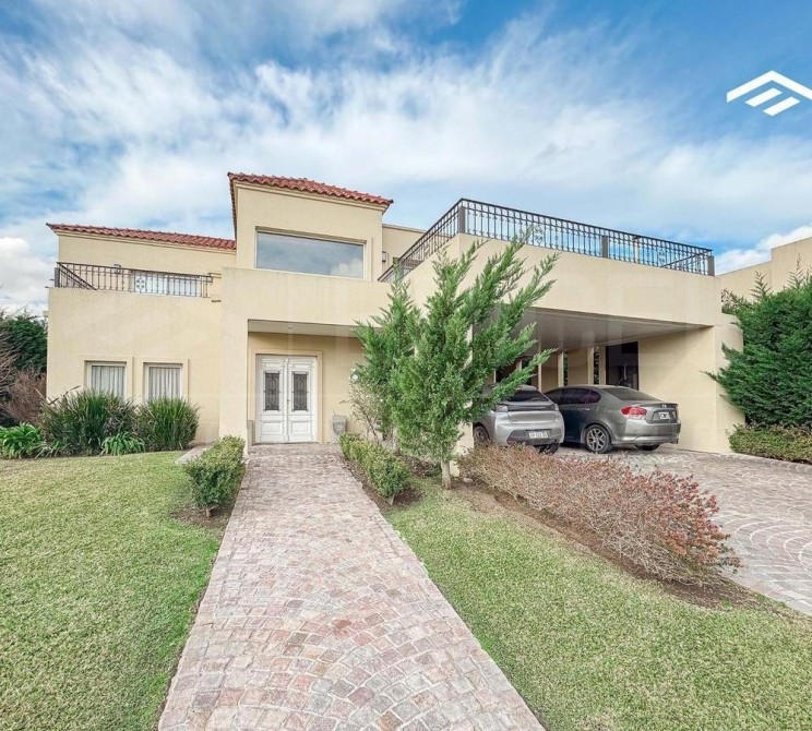 CASA EN VENTA LOS NARANJOS - NUEVO INGRESO!