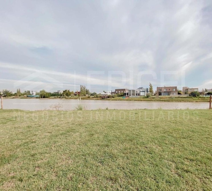 Lote a la laguna - Santa Rita