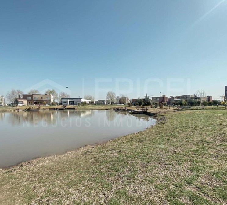 LOTE CON FONDO A LA LAGUNA EN SAN LUCAS
